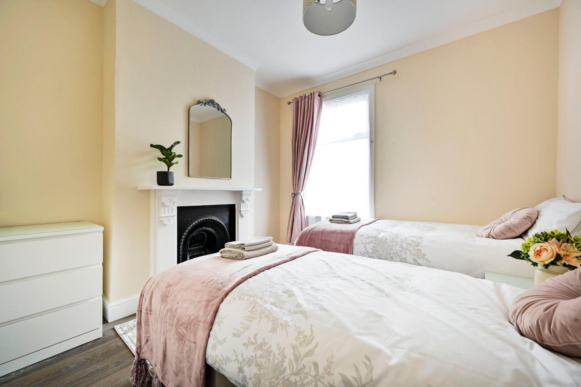 A Two Bedroom A Stride Away From Meridian Greenwich London Ngoại thất bức ảnh